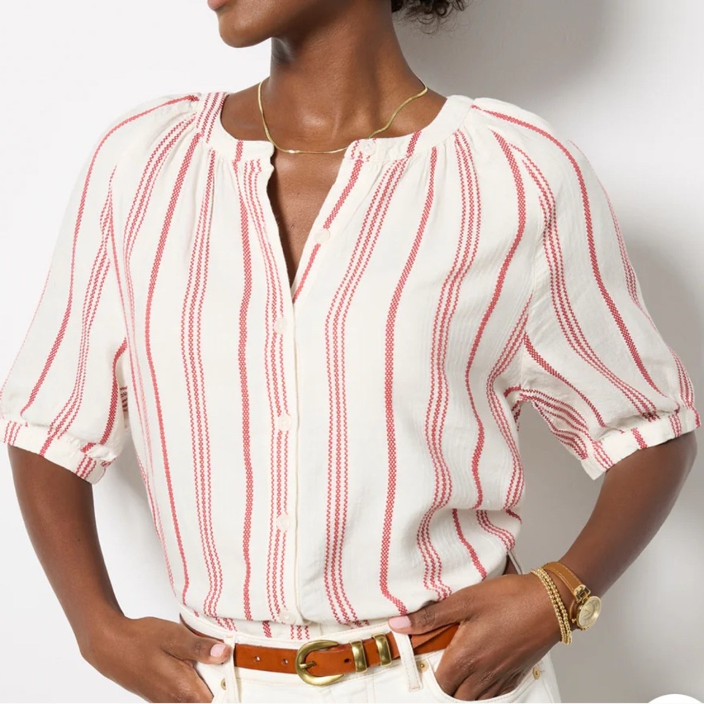 NWT Evereve Lumi split neck blouse